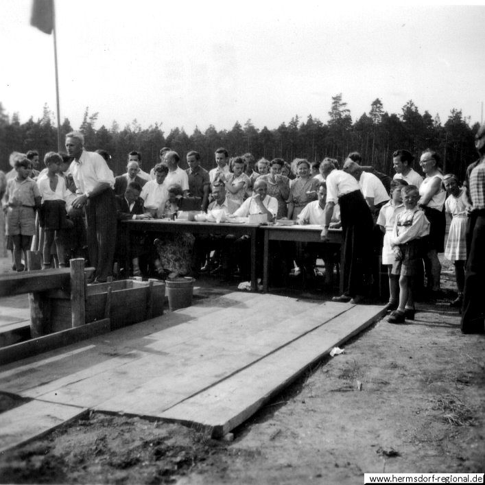 1976 -Freiluftkegeln in der Werner-Seelenbinder Sportstätte zu Betriebsfestspielen. 